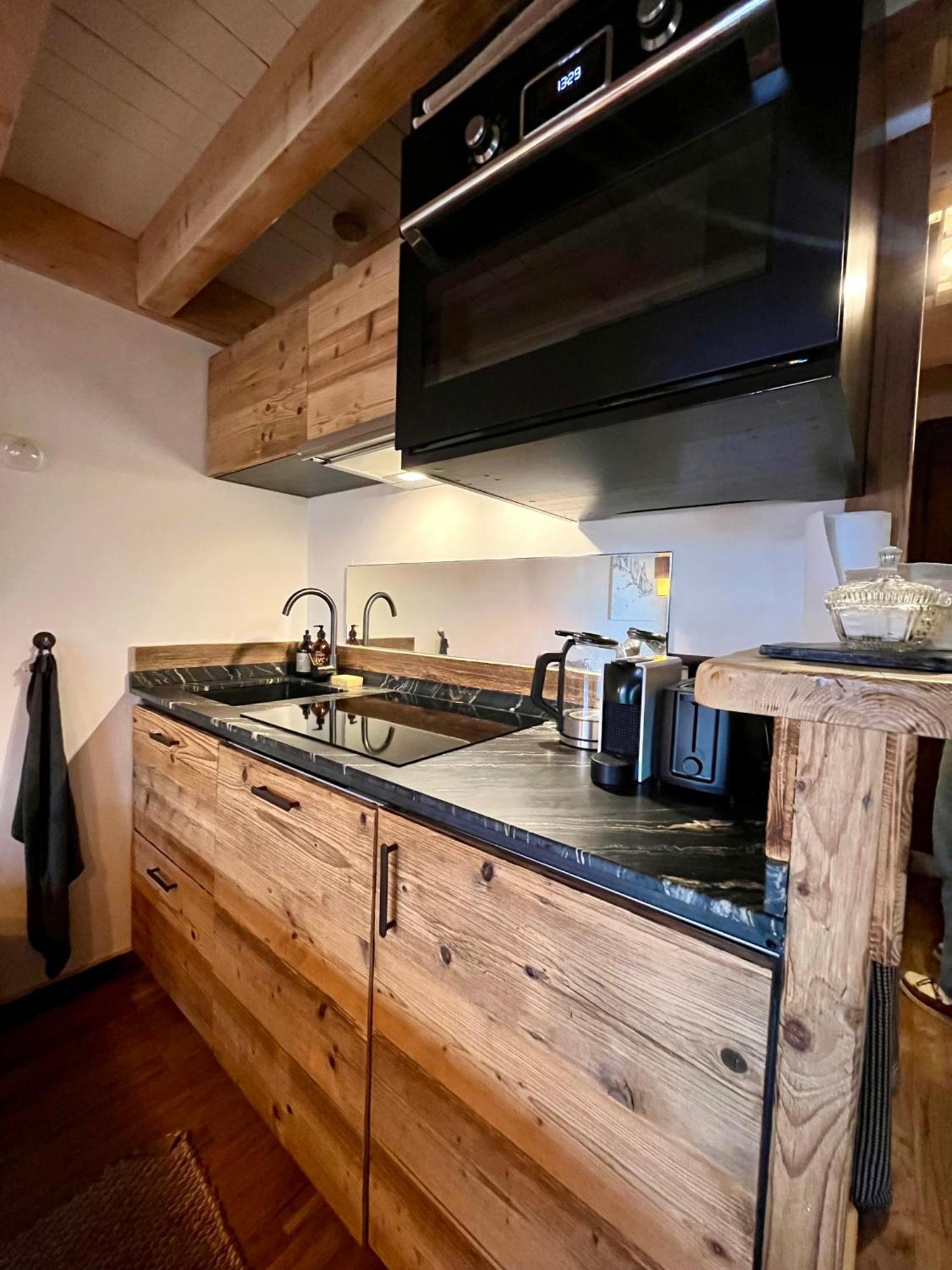 Appartement Ensoleille Aux Tines, Vue Massif Шамони Екстериор снимка